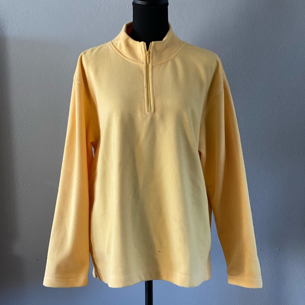 Women’s Yellow Liz Claiborne fleece sweater